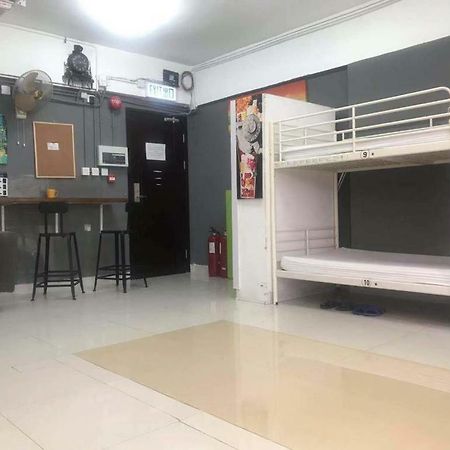 Chung Kiu Come Inn Гонконг Экстерьер фото
