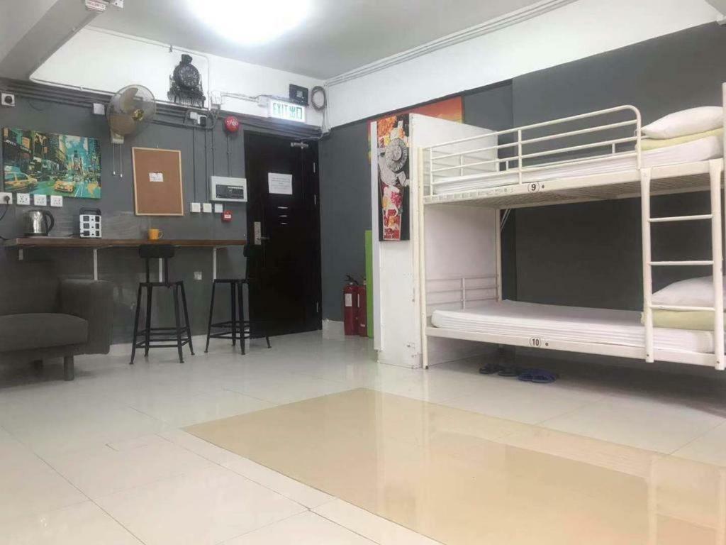 Chung Kiu Come Inn Гонконг Экстерьер фото